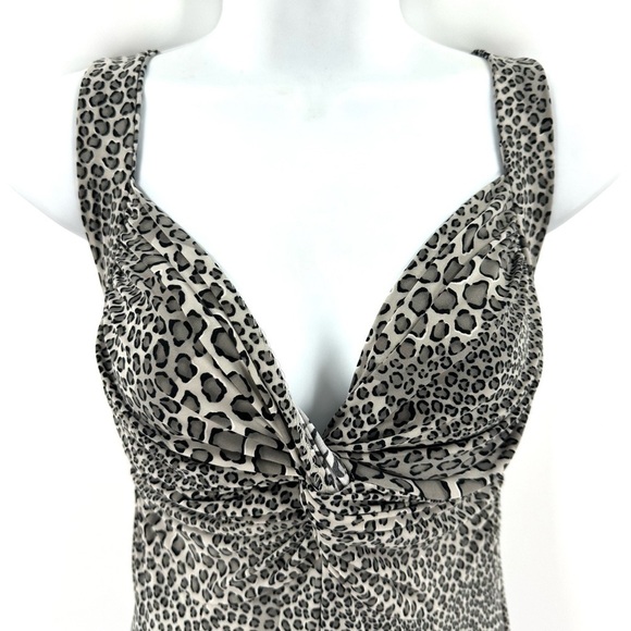 Norma Kamali Twist Flare Jersey Dress Size Medium Animal Leopard Print Stretch - Picture 3 of 10